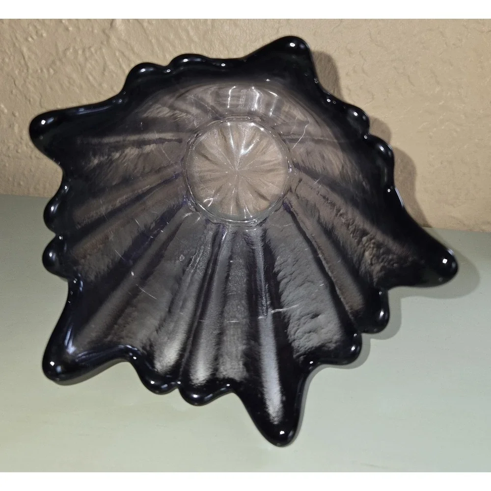Vintage Vase Hard‎ To Find Rare 5 Petal Textured Thick Heavy Purple Viking Glass